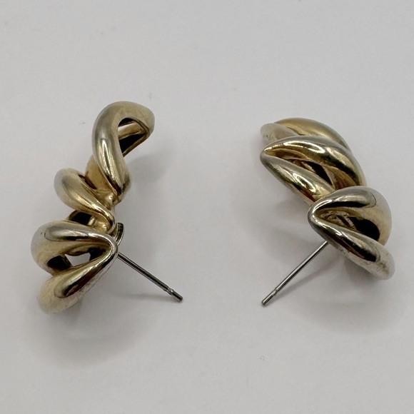 VINTAGE Gold-Tone Stationary Link Earrings - Picture 7 of 11